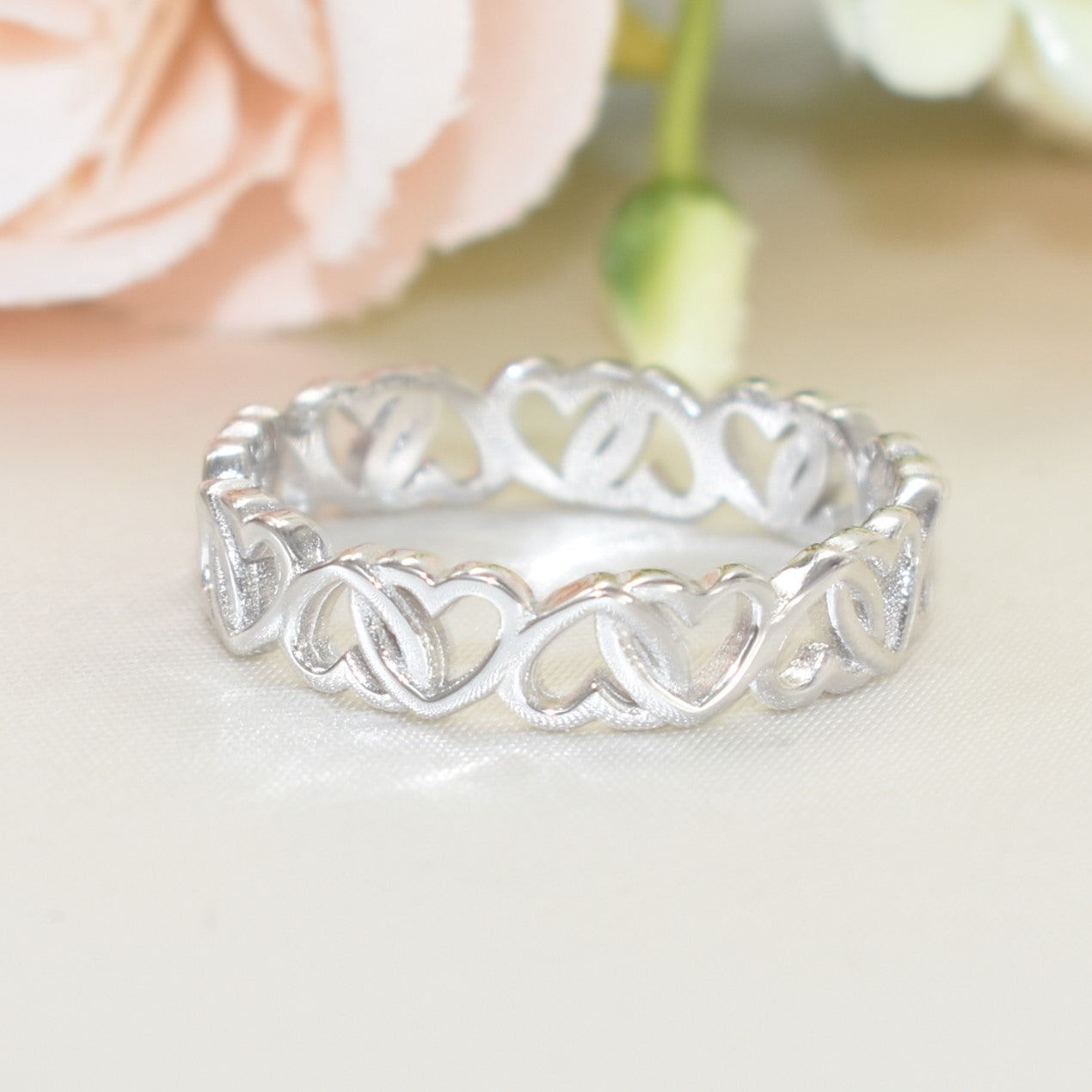 Sterling Silver Heart Infinity Band, Heart Ring for Women, Love Knot Eternity Band, Romantic Wedding Ring, Promise Ring, Gift for her