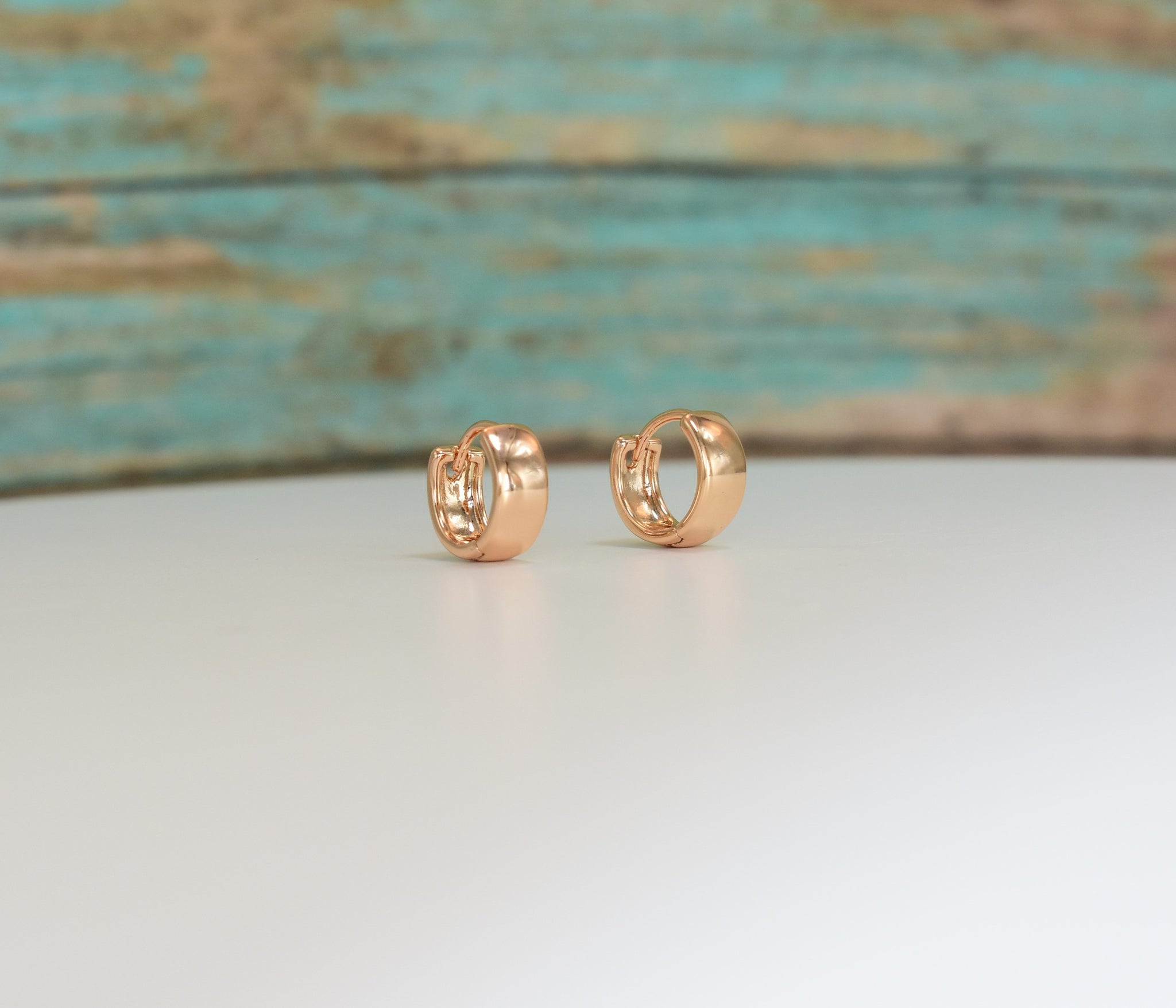 Plain Gold plated and Silver Plated Huggie Earrings, for Men and Women